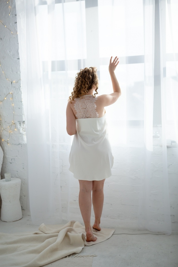 Reine White Silk Nightdress with Lace